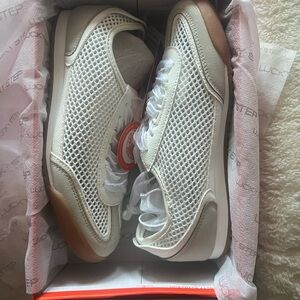 Lucky Step women’s mesh white sneakers